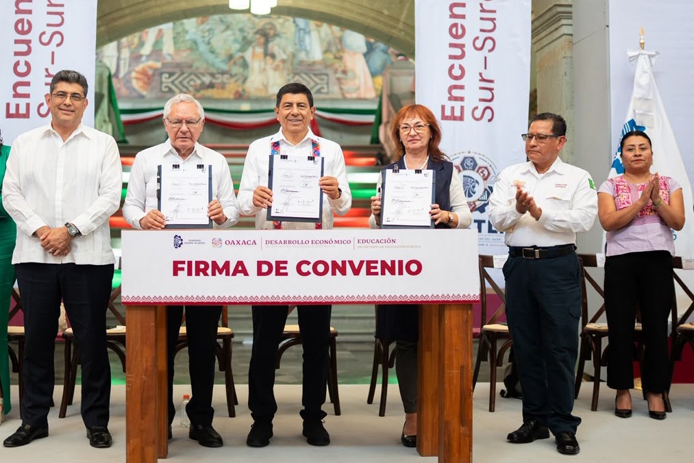 Oaxaca reúne a autoridades y académicos para actualizar planes de estudio y potenciar el desarrollo regional